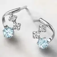 ホワイトゴールドピアス